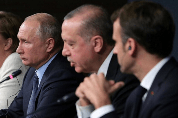 Macron’dan Putin ve Erdoğan’a: Dörtlü zirvedeki taahhütlerinizi yerine getirin