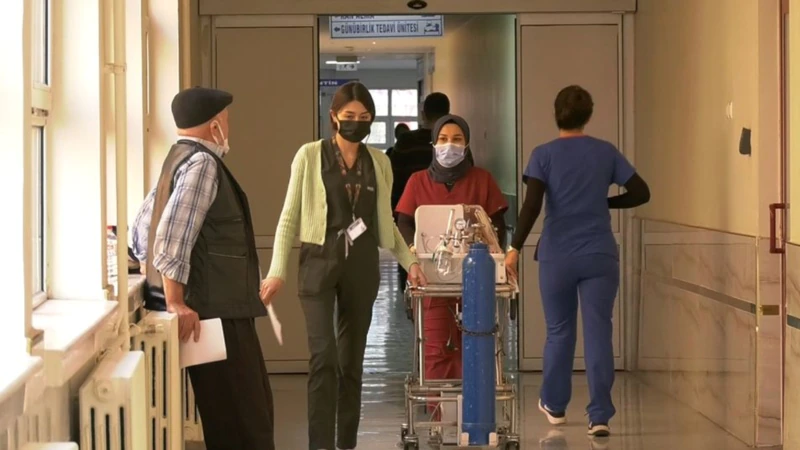 “Türkiye’de Salgında Sağlıkçıların Dörtte Biri Hastalandı“