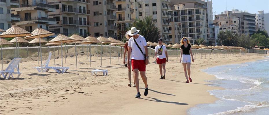 KKTC’de Maraş bölgesindeki plaj turizm mevsimi için hazır
