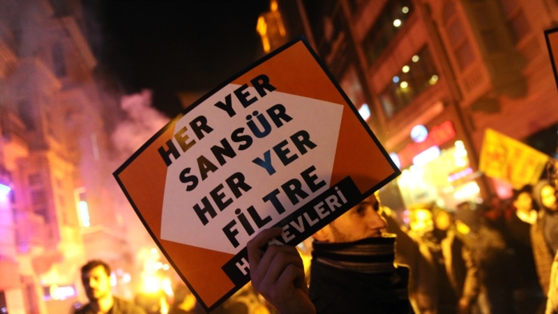 “Türkiye’de İnternet Özgürlüğü Gerilemeyi Sürdürüyor”